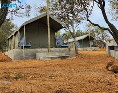 Kamp Alanı Peace Haven @ Windfarm Accommodation (Yzerfontein, Güney Afrika)