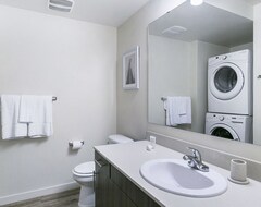 Koko talo/asunto Modern Apartment In Prime Location (id7866x66) (Tacoma, Amerikan Yhdysvallat)
