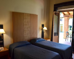 Khách sạn Hotel Ariotto Village (Terruggia, Ý)