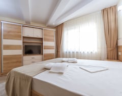 Entire House / Apartment Dany Rent A Home (Pitesti, Romania)