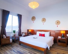 The Light Hotel And Resort (Nha Trang, Vijetnam)