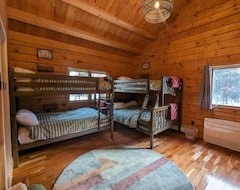 Koko talo/asunto Lakefront Home And Boathouse On Lake Clear (Saranac Lake, Amerikan Yhdysvallat)