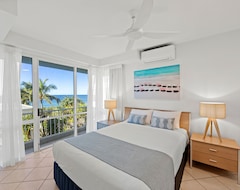 Serviced apartment La Mer Sunshine Beachfront (Noosa, Australia)