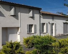 Cijela kuća/apartman Pleasant Village House, Heated Pool, 4 Bedrooms 2 Bathrooms, Near The Sea (Semussac, Francuska)