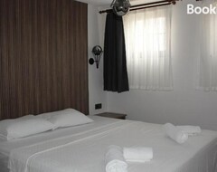 Hotel Tinos Otel & Bag Evi (Bozcaada, Tyrkiet)