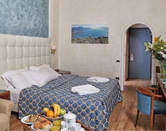 Hotel Villa Capri (Gardone Riviera, Italy)