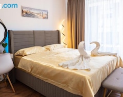 Hele huset/lejligheden New Modern & Cozy Apartment With Free Private Parking And Ev Charging Station (Varna, Bulgarien)