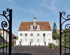 Toàn bộ căn nhà/căn hộ Luxury. 6 Suites, Heated Pool, Sauna, Hammam, Fitness. (Saunières, Pháp)