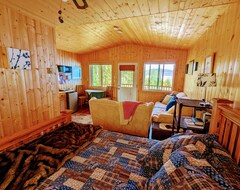 Casa/apartamento entero Lakeside 2 Bedroom Cottage. Relax And Unwind In Nature. (Eagle Creek, Canadá)