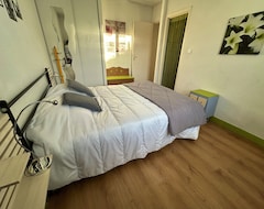 Toàn bộ căn nhà/căn hộ Apartment With 2 Bedrooms In Luzenac - 8 Km From The Slopes (Luzenac, Pháp)