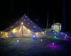 Casa/apartamento entero Boho Bell Tent! The Ultimate Fairytale Experience (Wolf Creek, EE. UU.)