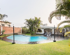Toàn bộ căn nhà/căn hộ Exclusive Home & Private Pool Sleeps 8 (La Molina, Peru)