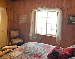 Entire House / Apartment Beautiful Getaway With Snowmobiling, Fishing, Atv Trails And Lake Activities (Park Rapids, USA)