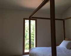 Cijela kuća/apartman Spacious Sunny House With Forest And Mountain Views (La Penne, Francuska)