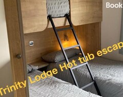 Tüm Ev/Apart Daire Trinity Lodge Hot Tub Escapes At Tattershall Lakes (Boston, Birleşik Krallık)
