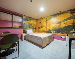 Hotel Crystal Motel (Geoje, South Korea)