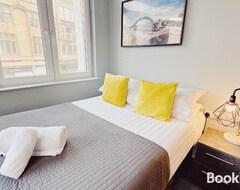 Hele huset/lejligheden 3 Bedroom Apartment In The Heart Of Newcastle - Modern - Sleeps 6 (Newcastle-upon-Tyne, Storbritannien)