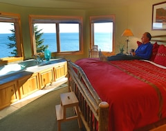 Entire House / Apartment Luxury On Lake Superiorcommanding Viewsplit Rock Lighthouse (Beaver Bay, USA)