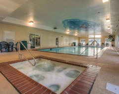 Hotel Comfort Suites At Rivergate Mall (Goodlettsville, USA)