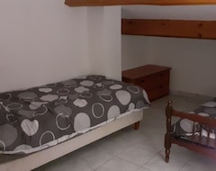 Cijela kuća/apartman Petite Maison Sud Ardèche Avec Jardin (Les Salelles, Francuska)