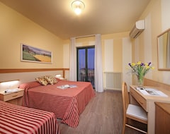 Hotel Panoramica Salo' (Salo, İtalya)
