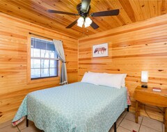 Casa/apartamento entero Rustic Coyote Ridge Cabin With A Hot Tub (Mountainburg, EE. UU.)