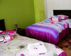 Hotel Hostal Amaru (Baños, Ecuador)