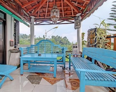 Khách sạn OYO 92628 Raja Alam Homestay (Karanganyar, Indonesia)