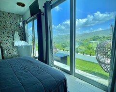 Cijela kuća/apartman Luxury Tiny Home With Pool & Amazing View (Kaguas, Portoriko)