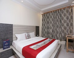 OYO 10082 Hotel Mountain View (Dehradun, Hindistan)
