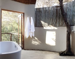 Hotel Zulu Camp At Shambala Game Reserve (Welgevonden Game Reserve, Sydafrika)