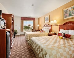 Otel Cortona Inn & Suites Anaheim Resort (Anaheim, ABD)