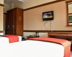 Khách sạn Oyo 3955 Hotel Bumi Kitri Pramuka (West Bandung, Indonesia)