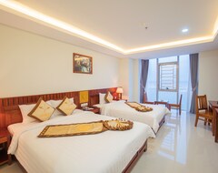 Khách sạn Superior Triple Room In 4 Star Hotel (Đồng Hới, Việt Nam)