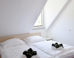 Otel Villa Planina Loft Left Apartment - Luxury Apartment For Up To 4 Guests Outside Kranjska Gora (Rateče, Slovenya)