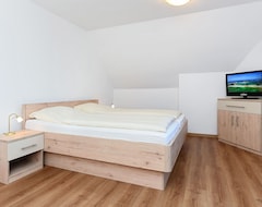 Double Room With Balcony Or Terrace - Double Room In The Hotel-pension Marlies (Neuharlingersiel, Alemania)