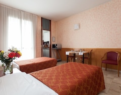 Khách sạn Ih Hotels Milano Aparthotel Argonne Park (Milan, Ý)
