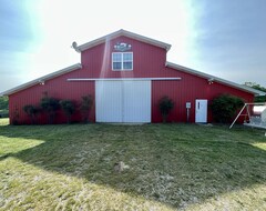 Casa/apartamento entero The Barn Loft At Acres Of Grace Farms (Red Boiling Springs, EE. UU.)