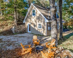 Cijela kuća/apartman Cozy Mountain Cottage With A Full Kitchen, Cable Tv, Firepit, & Balcony (Scaly Mountain, Sjedinjene Američke Države)