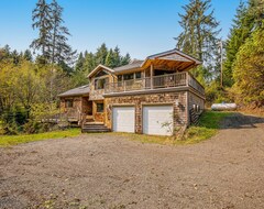 Hele huset/lejligheden Luxury Riverfront Home W/ Several Acres, A Hot Tub & Swimming Holes - Dogs Ok! (Cloverdale, USA)