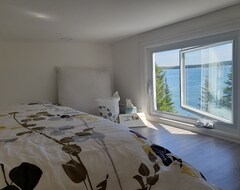 Entire House / Apartment Oceanfront Tiny Home (Beaver Harbour, Canada)