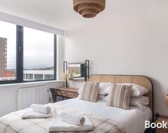 Koko talo/asunto Bright & Spacious 1 Bed Apartment By Old Trafford (Salford, Iso-Britannia)