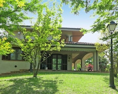Toàn bộ căn nhà/căn hộ Casa Culla Di Stelle 100s (Calosso, Ý)