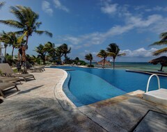 Toàn bộ căn nhà/căn hộ Condo #121 At Caribbean Reef Villas - Oceanfront, Huge Pool For Families/couples (Benito Juárez, Mexico)