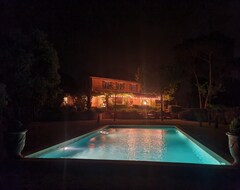 Cijela kuća/apartman House In The Luberon With Traditional Heated Pool (Puget, Francuska)
