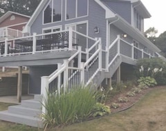 Toàn bộ căn nhà/căn hộ Picturesque Lake Home (Edwardsburg, Hoa Kỳ)
