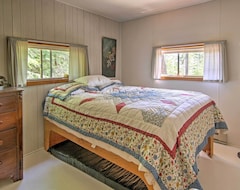 Entire House / Apartment New! 2br De Tour Village Cabin On Lake Huron! (De Tour Village, USA)