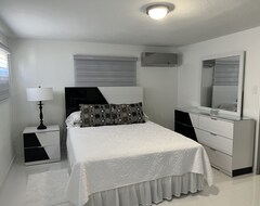 Toàn bộ căn nhà/căn hộ Spacious Luxury Modern Apartment With Generator Near The Beach And Airport (San German, Puerto Rico)