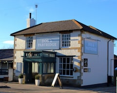 Otel Dog And Partridge Inn (Calne, Birleşik Krallık)