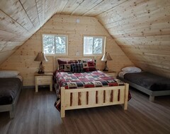 Toàn bộ căn nhà/căn hộ Brand New Lakeside Cabin (Bridge Lake, Canada)